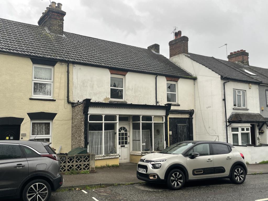 Lot: 91 - CONVERSION PROJECT TO TWO HOUSES -